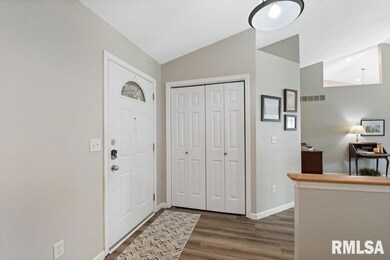 2127 W 59th St, Davenport, IA 52806 - photo 3