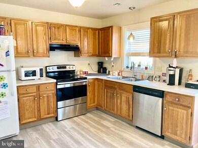 526 E Main St, New Holland, PA 17557 - photo 4