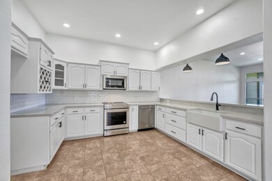 479 Summit Cir, Fredericksburg, TX 78624 - photo 4