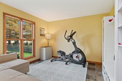 2611 Partlow Dr, Naperville, IL 60564 - photo 3