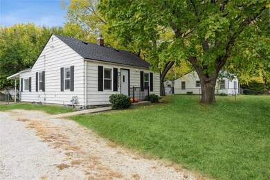 4508 SW 3rd St, Des Moines, IA 50315 - photo 2