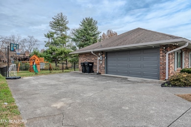 3020 Shropshire Blvd, Powell, TN 37849 - photo 5