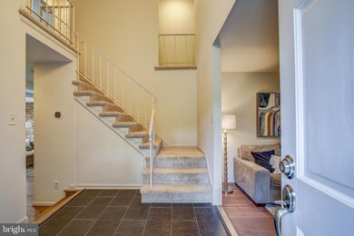 12400 Goldfinch Ct, Potomac, MD 20854 - photo 3