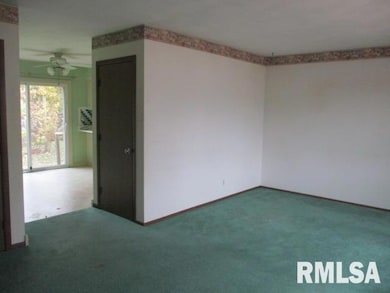 2001 Westgate Dr, Pekin, IL 61554 - photo 4