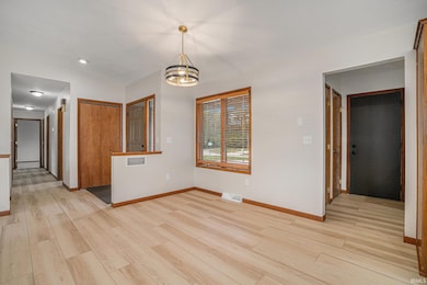 22966 Bainbridge Dr, Elkhart, IN 46514 - photo 3