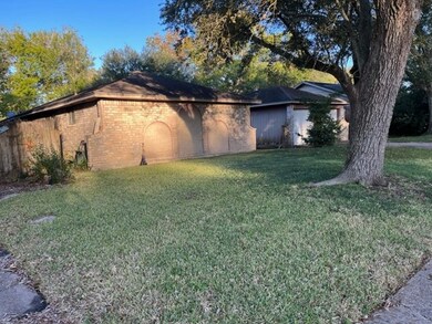 16115 Tibet Rd, Friendswood, TX 77546 - photo 4