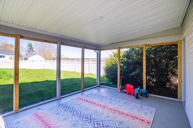 66 Chestnut St, Hatfield, MA 01038 - photo 4