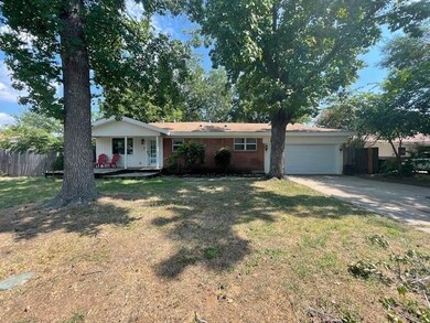 741 Betty Ln, Hurst, TX 76053 - photo 2