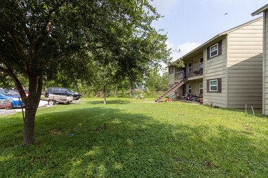 13709 Duncum St unit 4, Houston, TX 77015 - photo 3