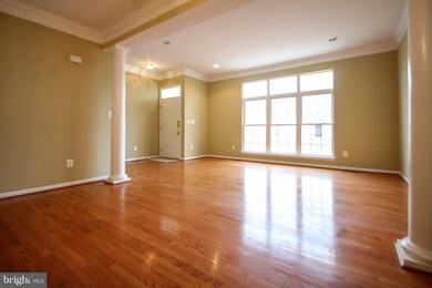 25265 Nesting Square, Chantilly, VA 20152 - photo 3