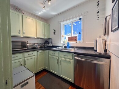 8 Pleasant St, Salem, MA 01970 - photo 4