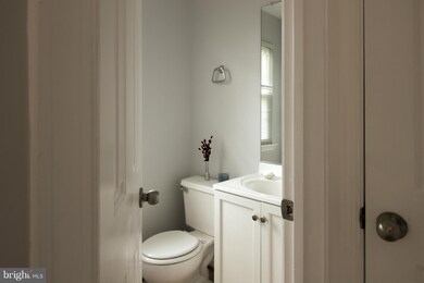 14012 Grumble Jones Ct unit A, Centreville, VA 20121 - photo 3