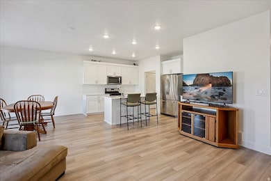 3270 N 3325 W unit 386B, Plain City, UT 84404 - photo 6