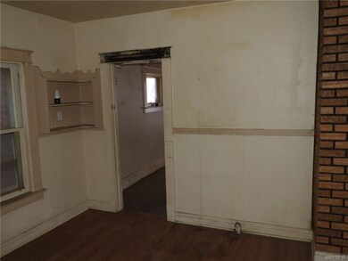 Unit 1: dine-in kitchen.