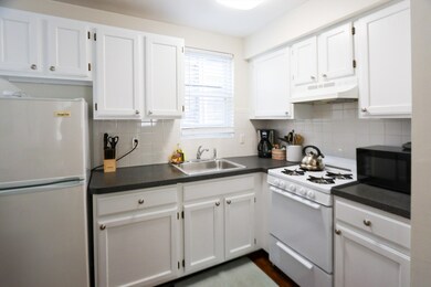 23 Jay St unit FURNSIHED, Cambridge, MA 02139 - photo 4