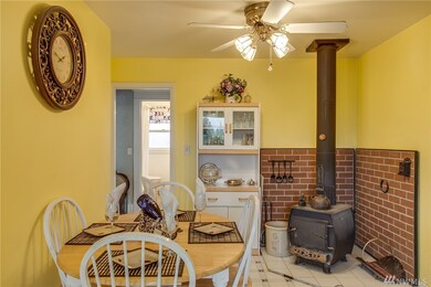 431 7th St NE, East Wenatchee, WA 98802 - photo 5