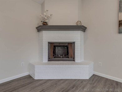 20154 E Sunny Dr, Claremore, OK 74019 - photo 7