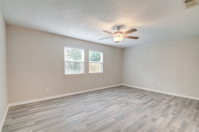 10131 Northview Dr, Houston, TX 77086 - photo 5