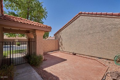 Front Patio (4)