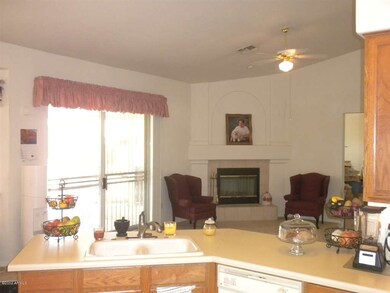 951 E Kramer St 001