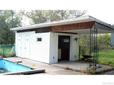 Outbuilding Pool House