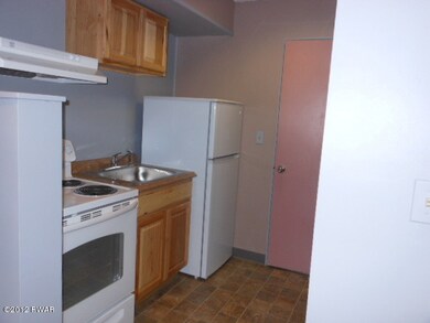 214 E Harford St, Milford, PA 18337 - photo 4