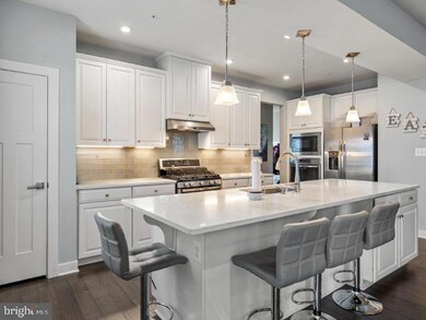 7644 Chesham Ct, White Plains, MD 20695 - photo 2