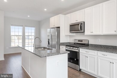 9284 Kos Ln, Manassas, VA 20111 - photo 7