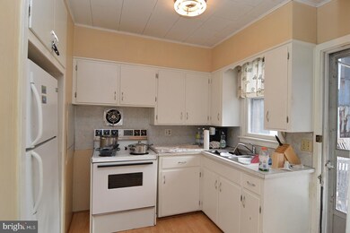 82 Penn St, Lenhartsville, PA 19534 - photo 6