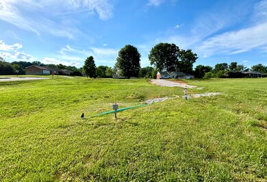 1910 Lancelot Dr, Somerset, KY 42503 - photo 5