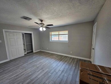 8454 Springtime Ln, Houston, TX 77075 - photo 6