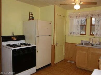 1101 Edwards St, Niles, MI 49120 - photo 6