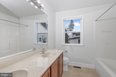 8 Mechanic St, Swedesboro, NJ 08085 - photo 7