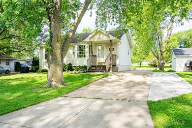 2039 SE 8th St, Des Moines, IA 50315 - photo 2