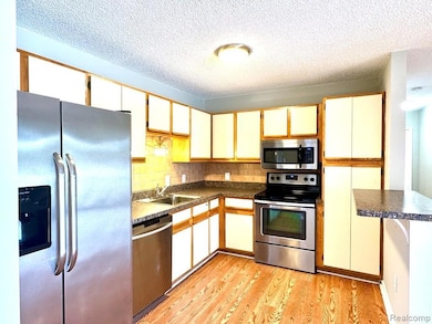 15034 Island Dr, Sterling Heights, MI 48313 - photo 5