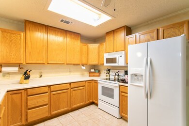 208 Maple St, Fredericksburg, TX 78624 - photo 5