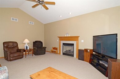 470 Cledell St, Oregon, WI 53575 - photo 4
