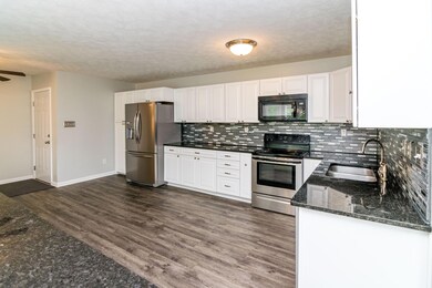 305 Dawson Ln, Radcliff, KY 40160 - photo 3