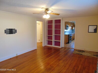104 E Edgecombe St, MacClesfield, NC 27852 - photo 7