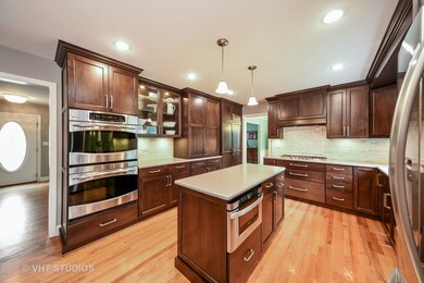 SS Appliances, built in microwave, gleaming hardwo
