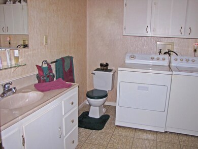 Bathroom/Laundry