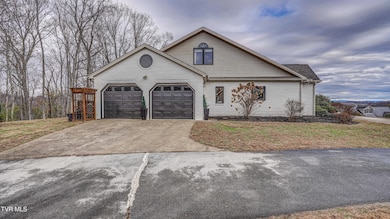 1018 Laurelwood Dr, Kingsport, TN 37660 - photo 2