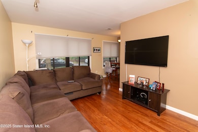 20 Meadow Place unit E, Staten Island, NY 10306 - photo 5
