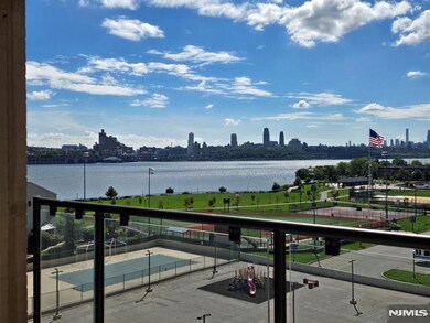 unlisted-address, Edgewater, NJ 07020 - photo 7