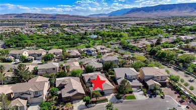 Walk to Gardens Park & Faith Lutheran, shops