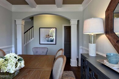 06-Dining-to-Hall