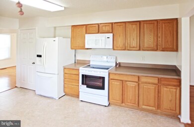 9702 Walthorne Ct, Burke, VA 22015 - photo 7