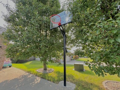 6142 E Meadow Ridge Rd, Columbus, IN 47203 - photo 5