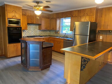 2413 Davis Ave, Tifton, GA 31794 - photo 4