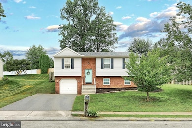 470 Crossing Way, Manchester, PA 17345 - photo 2